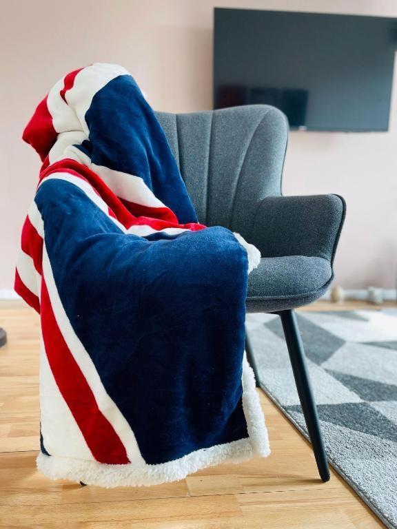 Tom Place In Mile End - 2 Double Beds, 1 Bunk Bed, Max 6, Spacious, Ideal For Families Appartamento Londra