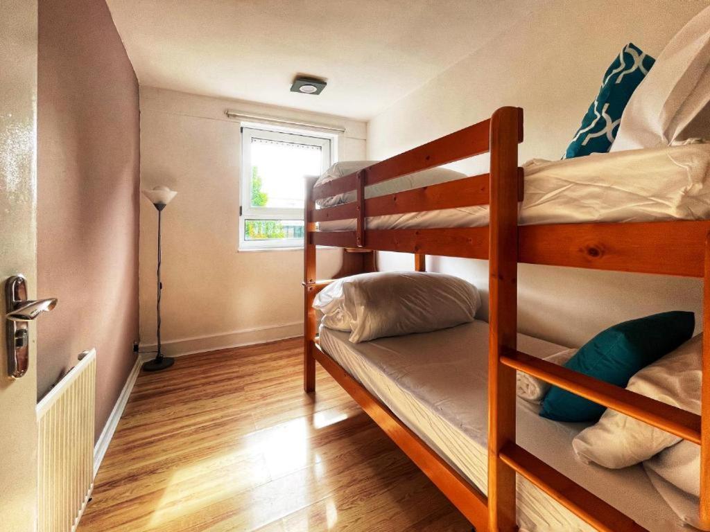 Appartamento Tom Place In Mile End - 2 Double Beds, 1 Bunk Bed, Max 6, Spacious, Ideal For Families *
