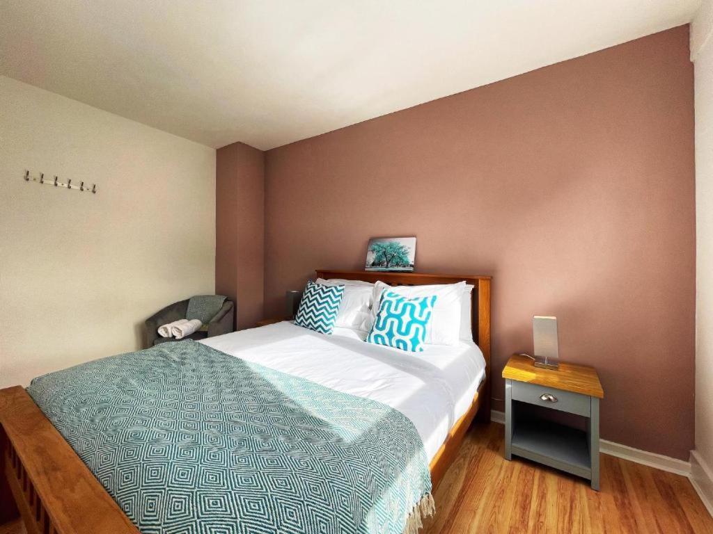 Appartamento Tom Place In Mile End - 2 Double Beds, 1 Bunk Bed, Max 6, Spacious, Ideal For Families