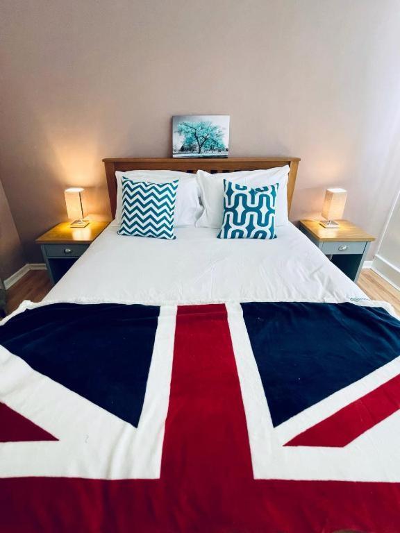 Tom Place In Mile End - 2 Double Beds, 1 Bunk Bed, Max 6, Spacious, Ideal For Families Appartamento
