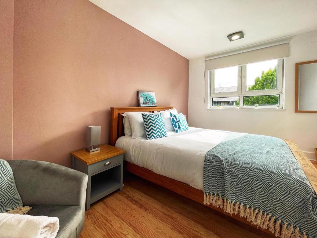 Tom Place In Mile End - 2 Double Beds, 1 Bunk Bed, Max 6, Spacious, Ideal For Families * Londra